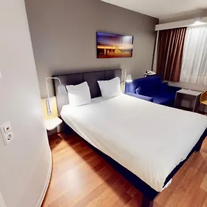 3* Hotel Ibis Airport
